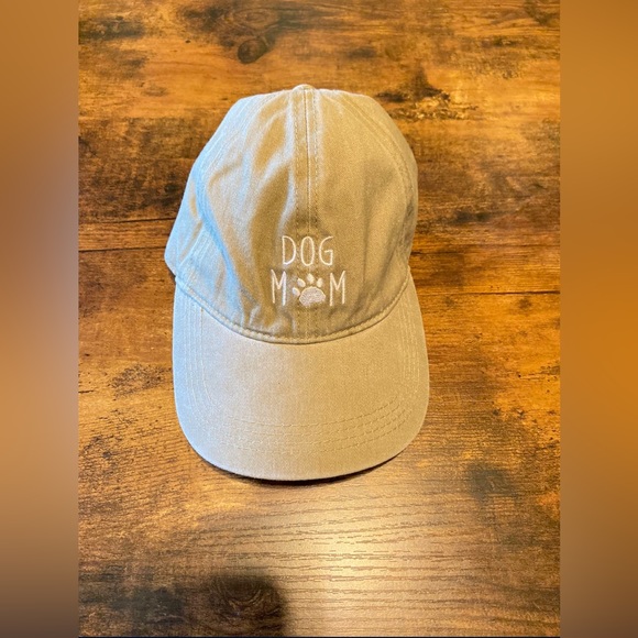 David & Young 100% Cotton
"Dog Mom" Beige
Strap back Adjustable Baseball Cap OS - Picture 4 of 5